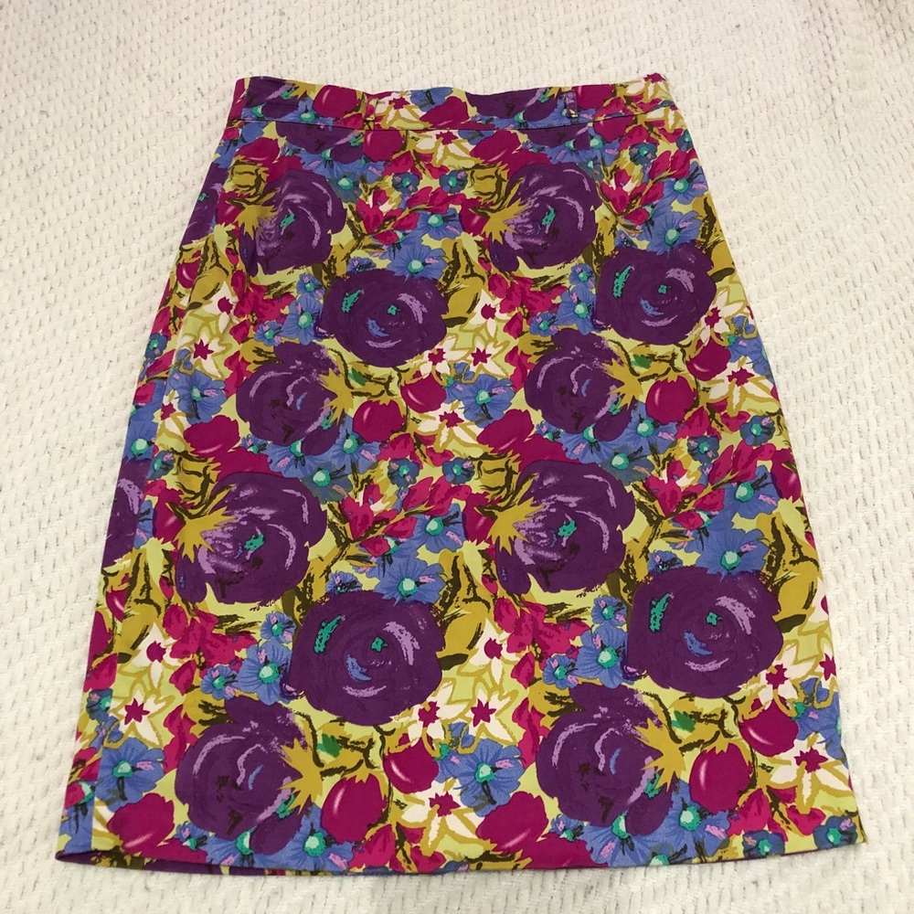 Floral pencil skirt belt loops (BELT NOT INCLUDED)
